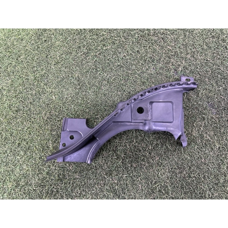 Уплотнитель капота (кузов и элементы) BMW X1 F48 2016 2.0 51765A04E72