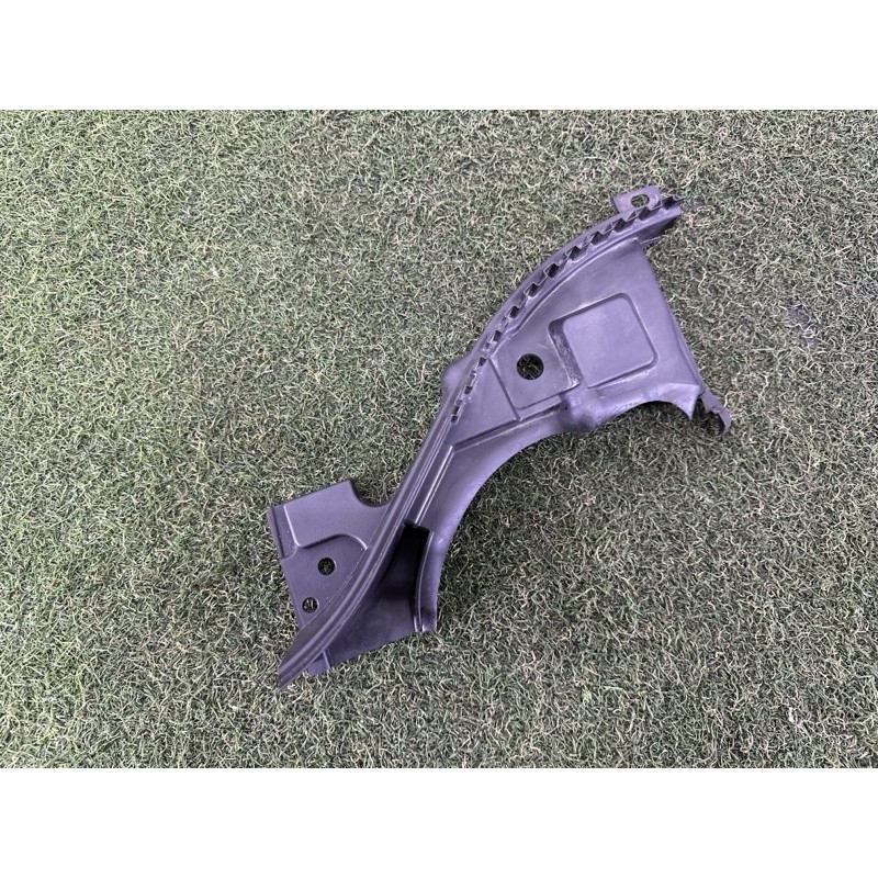 Уплотнитель капота (кузов и элементы) BMW X1 F48 2016 2.0 51765A04E72
