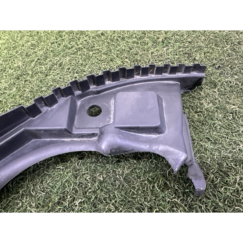 Уплотнитель капота (кузов и элементы) BMW X1 F48 2016 2.0 51765A04E72