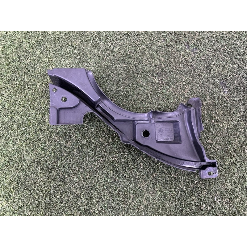 Уплотнитель капота (кузов и элементы) BMW X1 F48 2016 2.0 51765A04E72