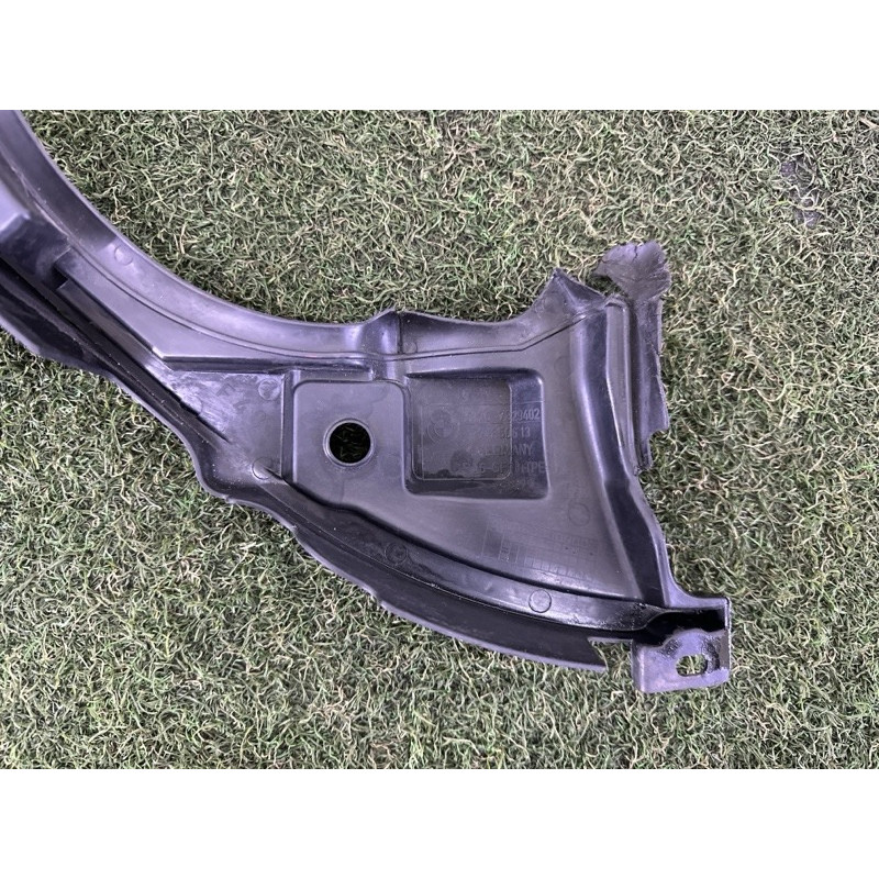Уплотнитель капота (кузов и элементы) BMW X1 F48 2016 2.0 51765A04E72