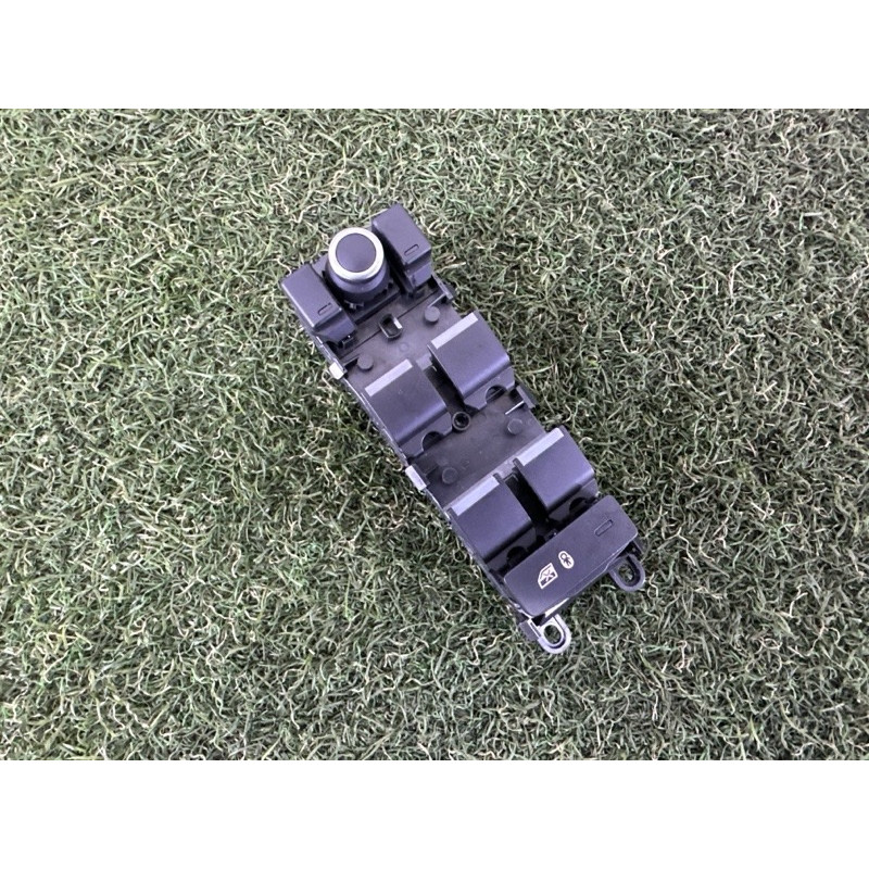 Блок кнопок склопідйомників (електрика / кнопки) LAND ROVER Range Rover Velar L560 2018 2.0 LR085481