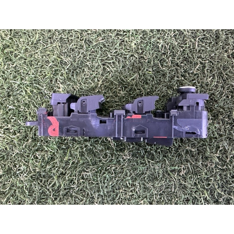 Блок кнопок склопідйомників (електрика / кнопки) LAND ROVER Range Rover Velar L560 2018 2.0 LR085481
