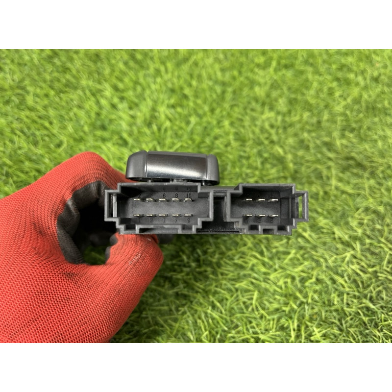 Блок управления сиденьем (закрытая категория) Volkswagen Touareg NF 2011 3.6 7P6959748