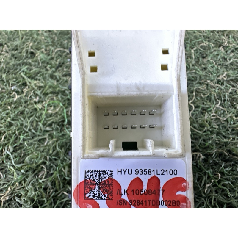 Кнопка склопідйомника (электрика / кнопки) KIA K5 DL3 2021 1.6 93581L2100