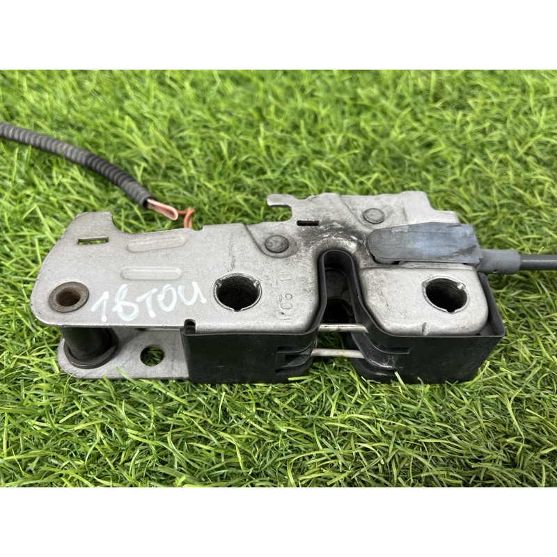 Замок капота (кузов и элементы) Volkswagen Touareg NF 2011 3.6 7P6823509