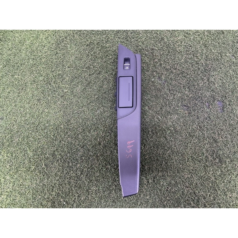 Подлокотник (салон) Volkswagen Touareg NF 2012 3.0 7P6868139DK84