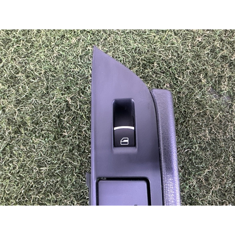Подлокотник (салон) Volkswagen Touareg NF 2012 3.0 7P6868139DK84