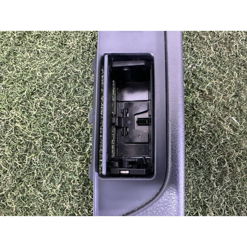 Подлокотник (салон) Volkswagen Touareg NF 2012 3.0 7P6868139DK84