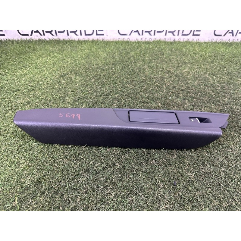 Подлокотник (салон) Volkswagen Touareg NF 2012 3.0 7P6868139DK84