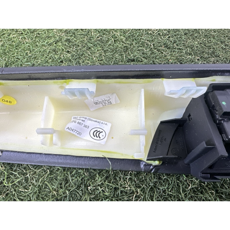 Подлокотник (салон) Volkswagen Touareg NF 2012 3.0 7P6868139DK84