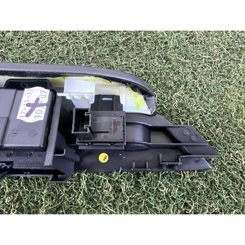Подлокотник (салон) Volkswagen Touareg NF 2012 3.0 7P6868139DK84