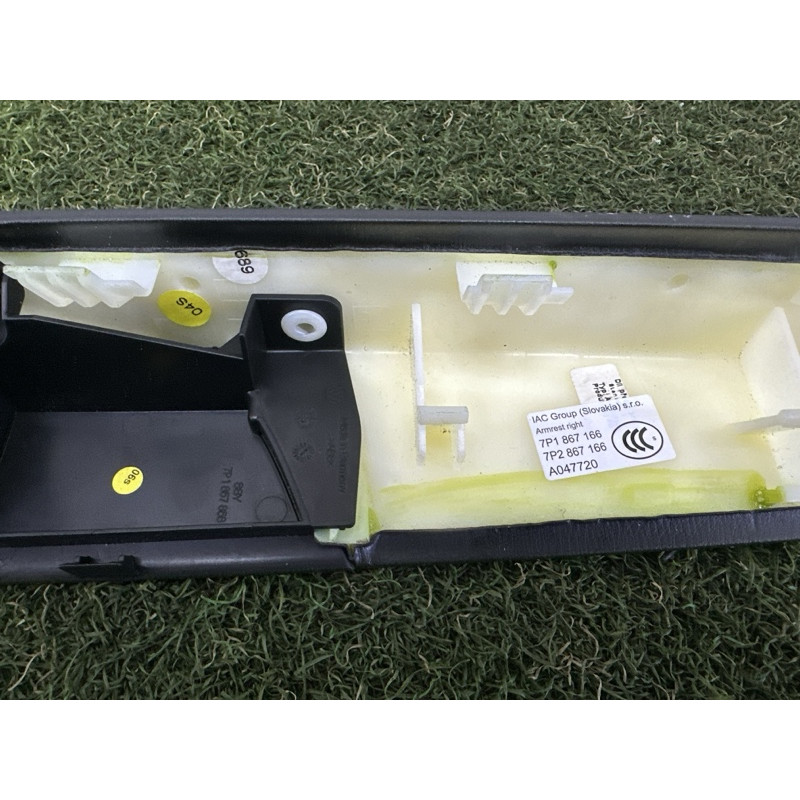 Подлокотник (салон) Volkswagen Touareg NF 2012 3.0 7P1868170AK84