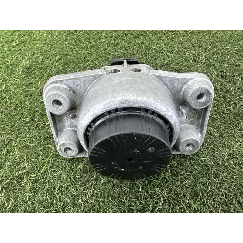 Подушка двигуна (двигатель и элементы) LAND ROVER RANGE ROVER Sport L494 2014 5.0 LR105970