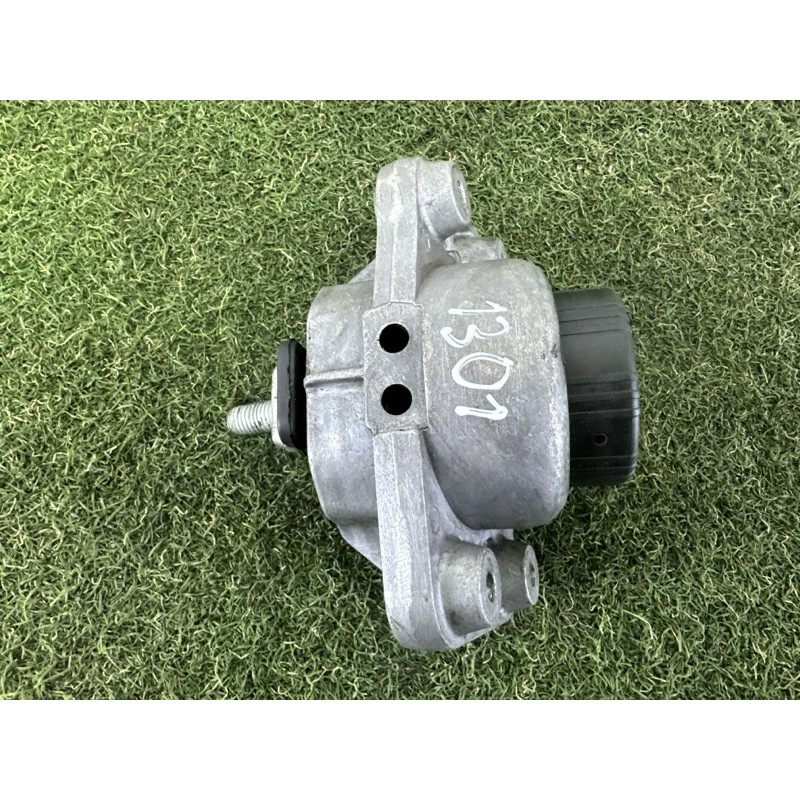 Подушка двигуна (двигатель и элементы) LAND ROVER Range Rover L405 2014 5.0 LR105970