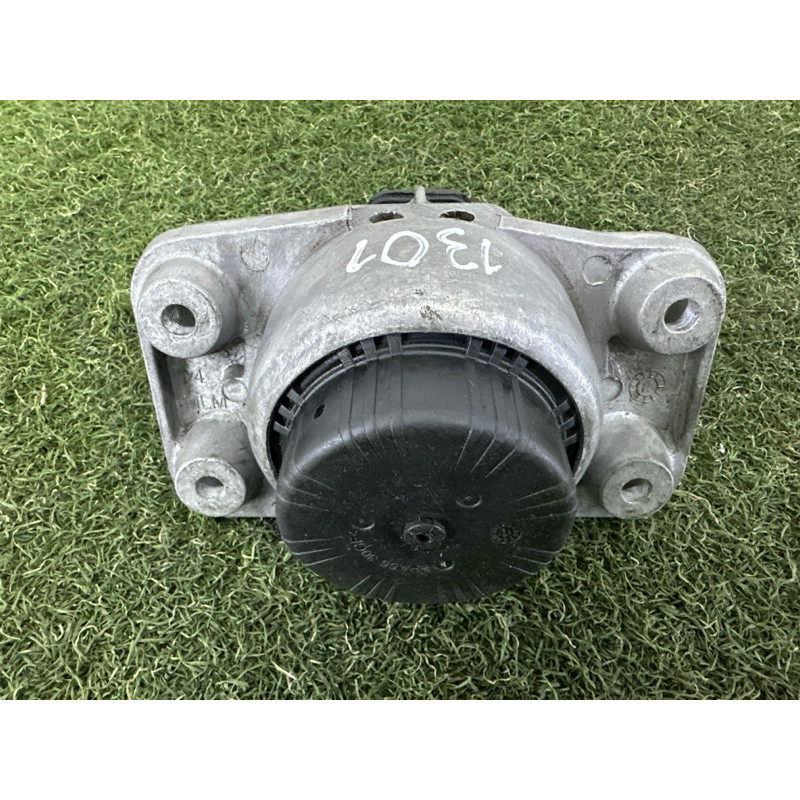 Подушка двигуна (двигатель и элементы) LAND ROVER Range Rover L405 2014 5.0 LR105970