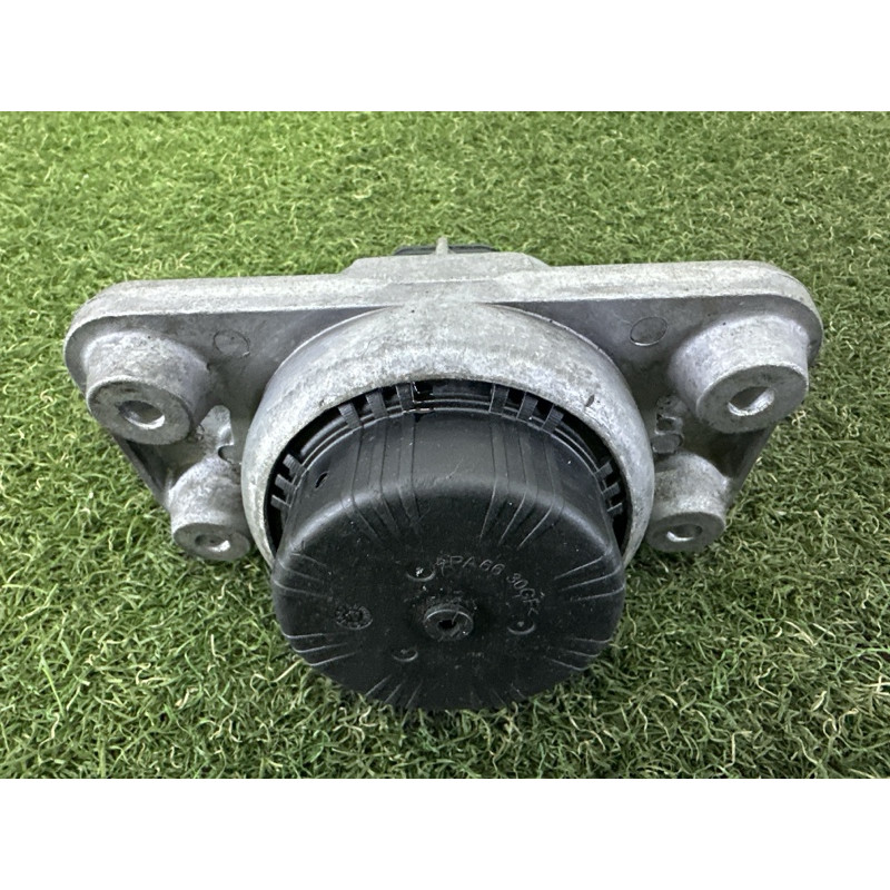 Подушка двигуна (двигатель и элементы) LAND ROVER Range Rover L405 2014 5.0 LR105970