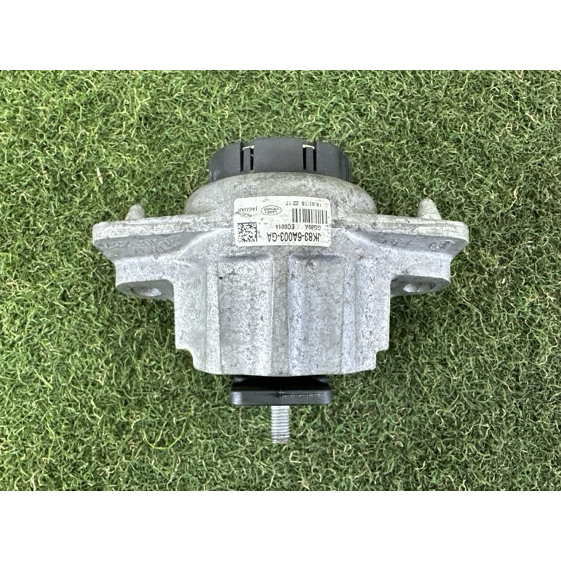 Подушка двигуна (двигун та елементи) LAND ROVER Range Rover Velar L560 2018 2.0 LR094228
