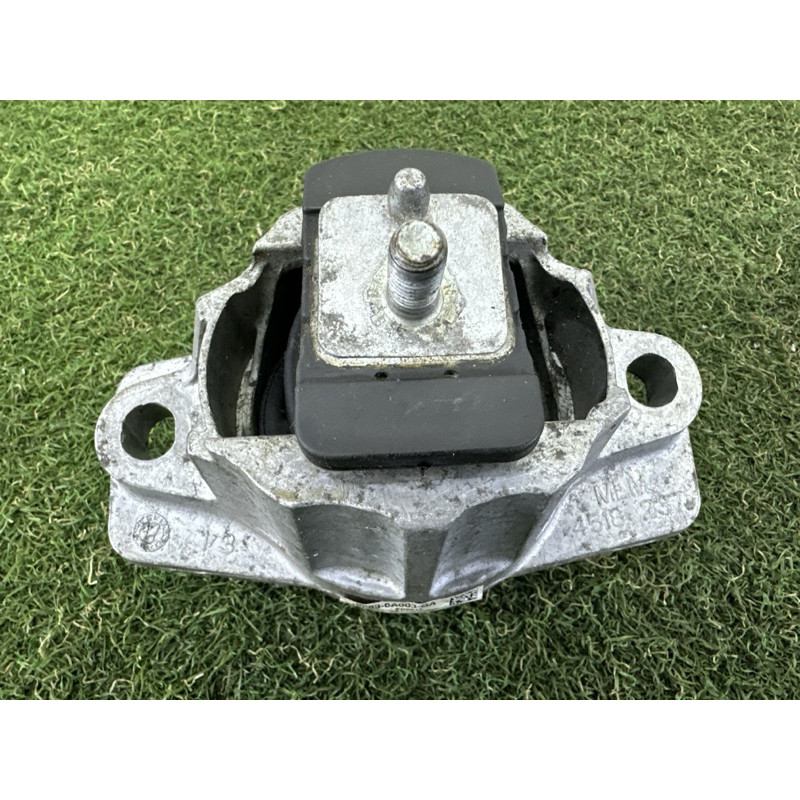 Подушка двигуна (двигун та елементи) LAND ROVER Range Rover Velar L560 2018 2.0 LR094228