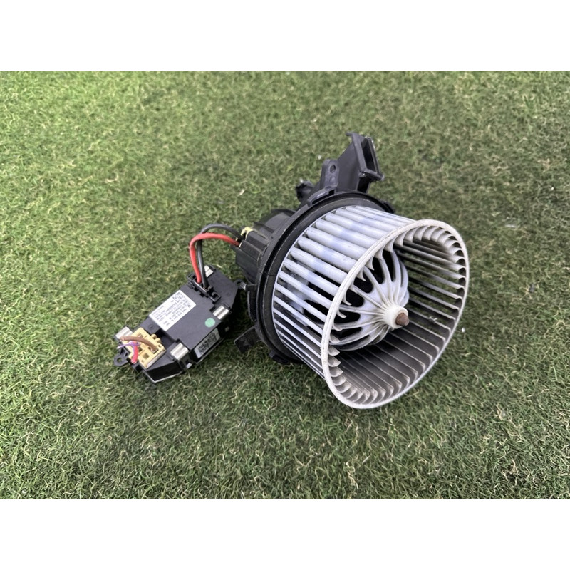 Мотор печки (отопление и кондиционирование) AUDI Q5 8R 2012 3.2 8K1820021C