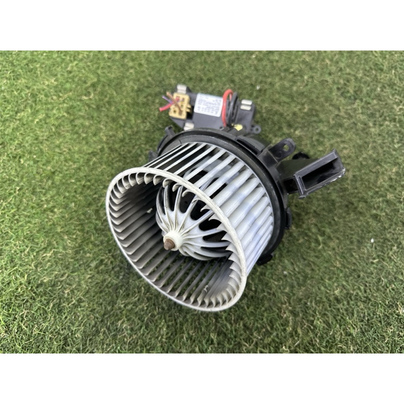 Мотор печки (отопление и кондиционирование) AUDI Q5 8R 2012 3.2 8K1820021C