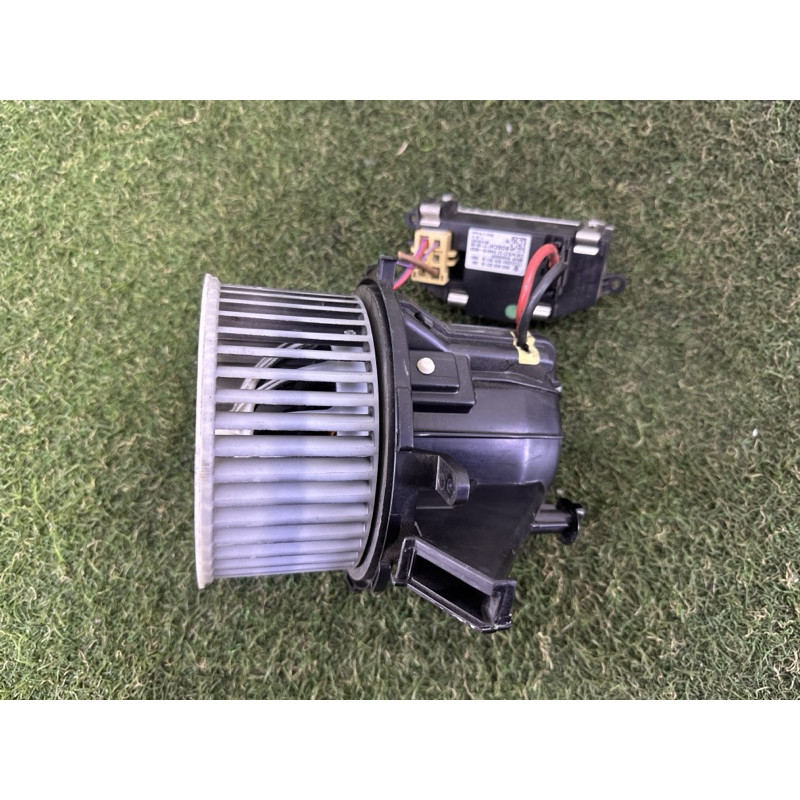 Мотор печки (отопление и кондиционирование) AUDI Q5 8R 2012 3.2 8K1820021C