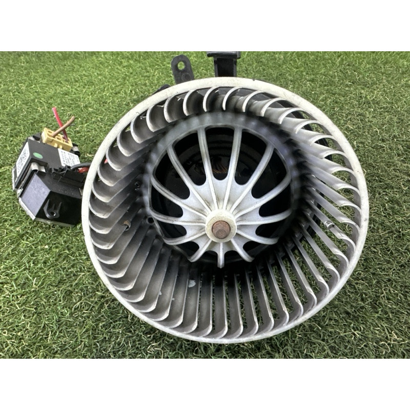 Мотор печки (отопление и кондиционирование) AUDI Q5 8R 2012 3.2 8K1820021C