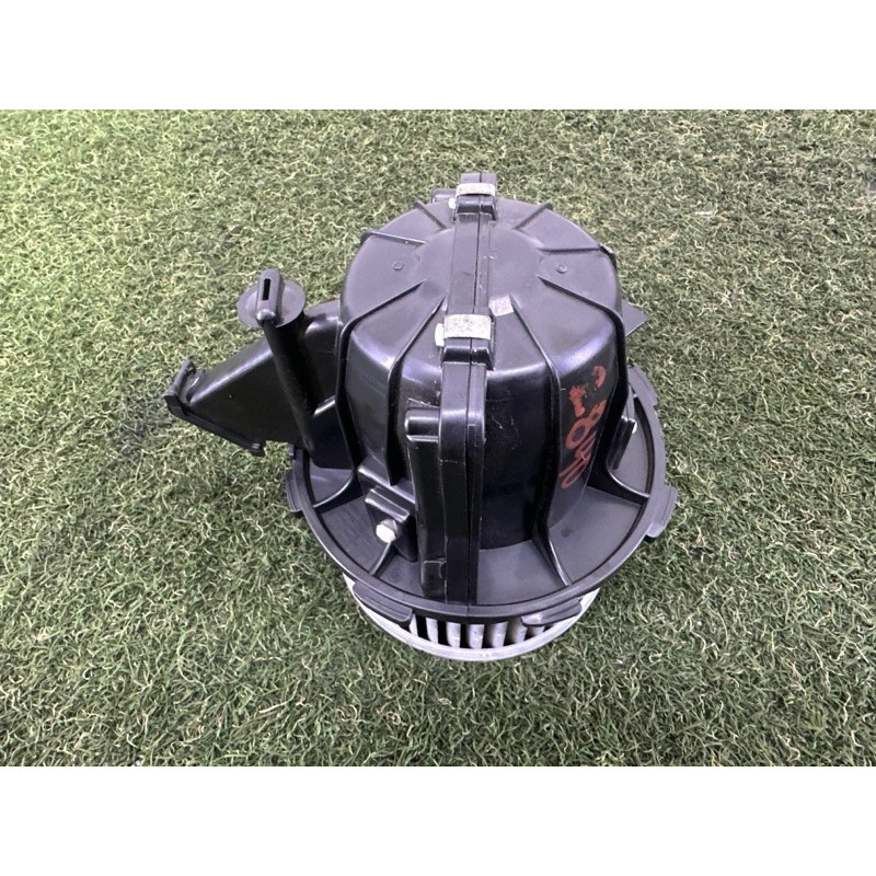 Мотор печки (отопление и кондиционирование) AUDI Q5 8R 2012 3.2 8K1820021C