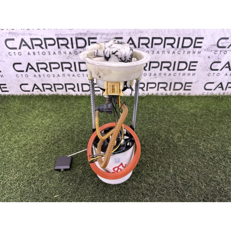 Топливный насос (топливная система) AUDI Q5 8R 2012 3.2 8R0919051N001