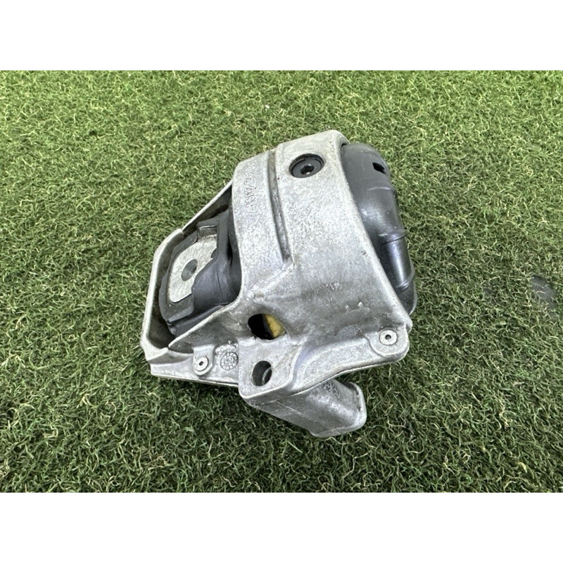 Подушка двигуна (двигун та елементи) AUDI Q5 8R 2012 3.2 8R0199381AM