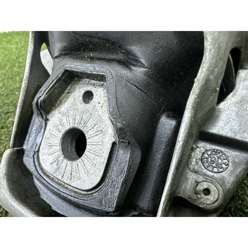 Подушка двигуна (двигун та елементи) AUDI Q5 8R 2012 3.2 8R0199381AM