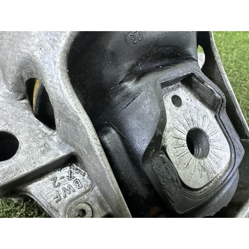 Подушка двигуна (двигун та елементи) AUDI Q5 8R 2012 3.2 8R0199381AM