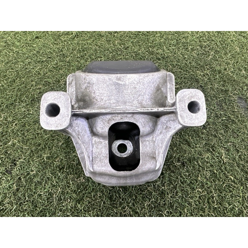 Подушка двигуна (двигун та елементи) AUDI Q5 8R 2012 3.2 8R0199381AM