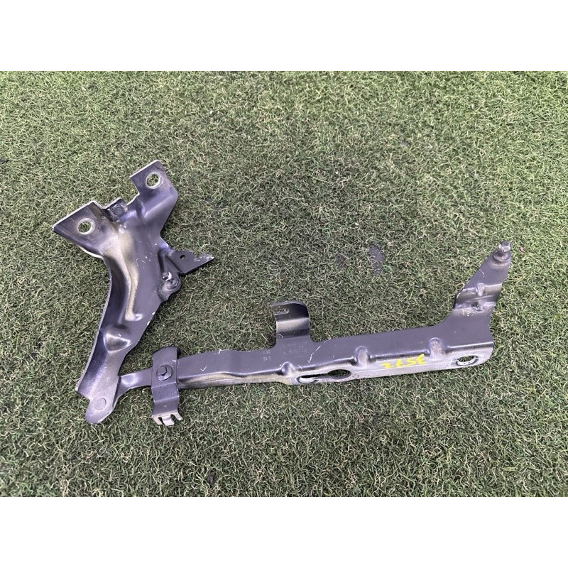 Петля капота (кузов и элементы) Volvo XC90 T6 2017 2.0 31352878