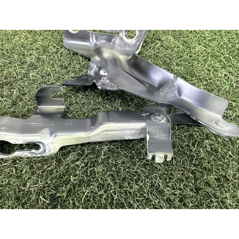 Петля капота (кузов и элементы) Volvo XC90 T6 2017 2.0 31352879