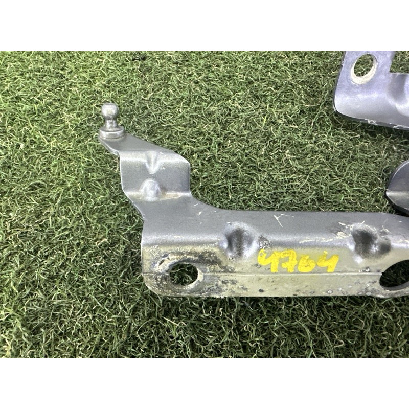 Петля капота (кузов и элементы) Volvo XC90 T6 2016 2.0 31352879