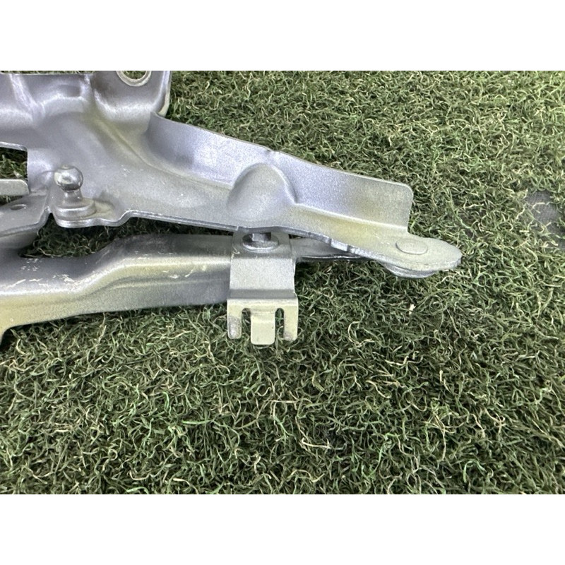 Петля капота (кузов и элементы) Volvo XC90 T6 2016 2.0 31352879