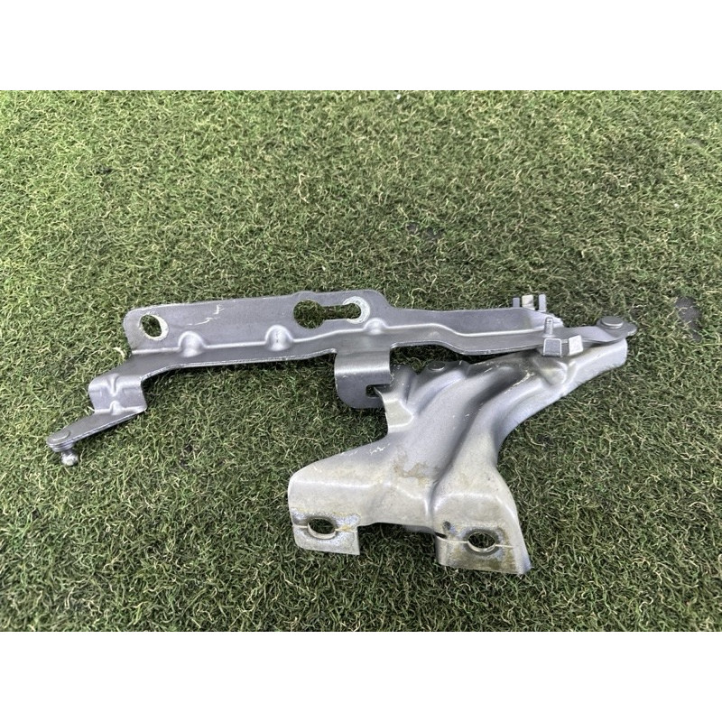Петля капота (кузов и элементы) Volvo XC90 T6 2016 2.0 31352879