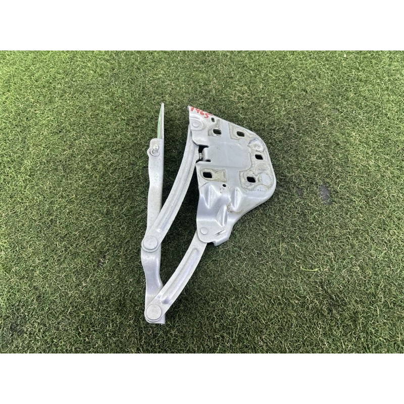 Петля капота (кузов и элементы) LAND ROVER Range Rover Velar L560 2018 2.0 LR111645