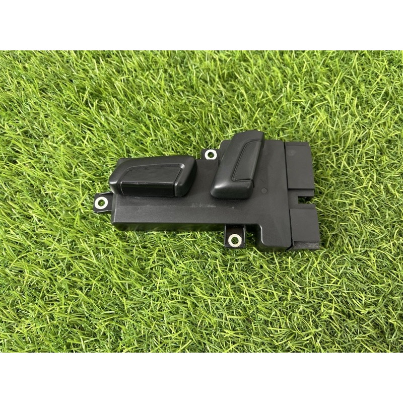 Блок регулировки сидения (закрытая категория) Volkswagen Touareg NF 2013 3.6 7P6959747