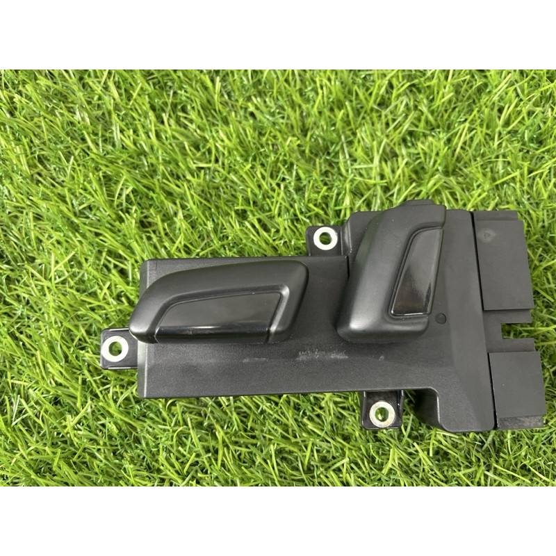 Блок регулировки сидения (закрытая категория) Volkswagen Touareg NF 2013 3.6 7P6959747