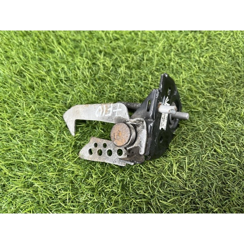 Ответная часть замка капота (кузов и элементы) BMW 5-series F10 2011 2.0 N47N 51237183764