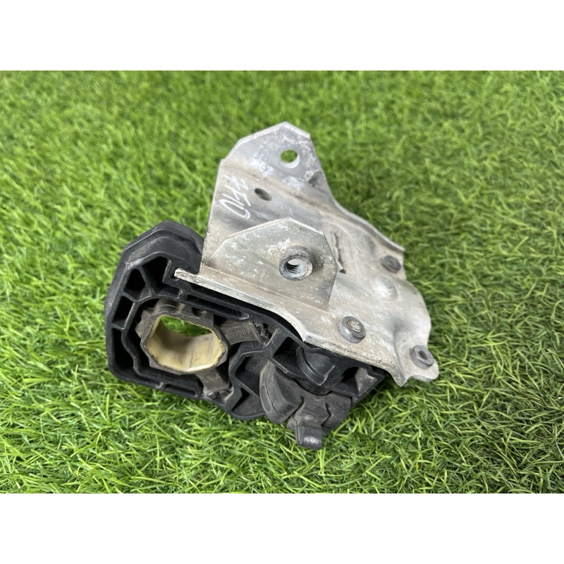 Крепление радиатора (кузов и элементы) BMW 5-series F10 2011 2.0 N47N 51117186514