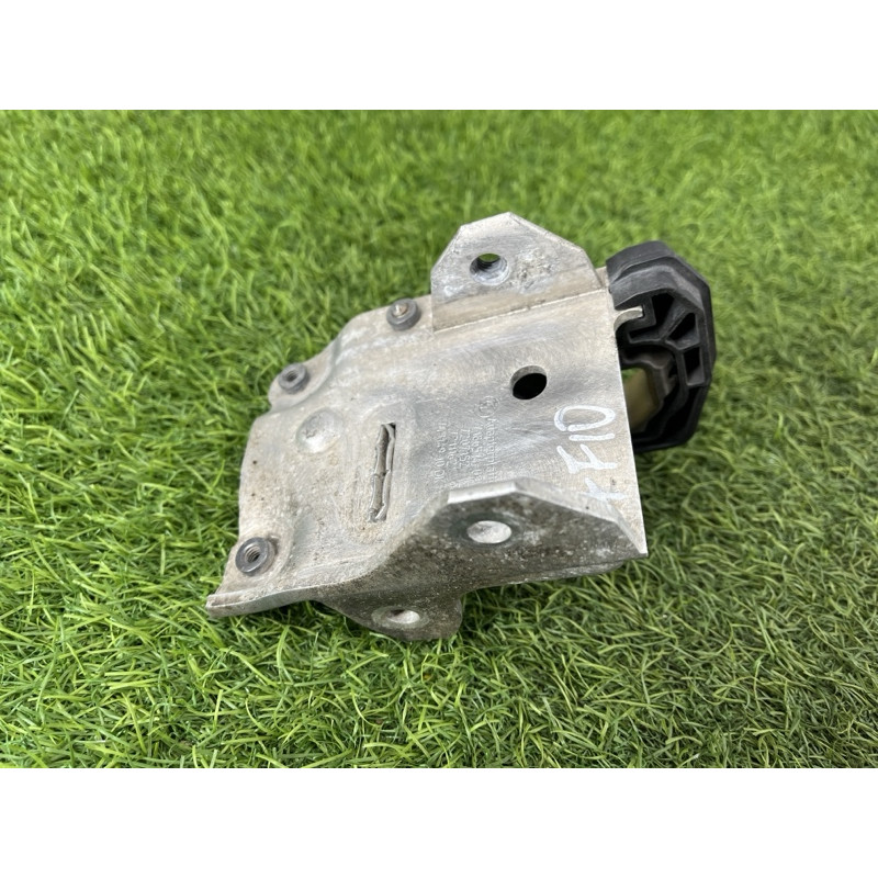 Крепление радиатора (кузов и элементы) BMW 5-series F10 2011 2.0 N47N 51117186514
