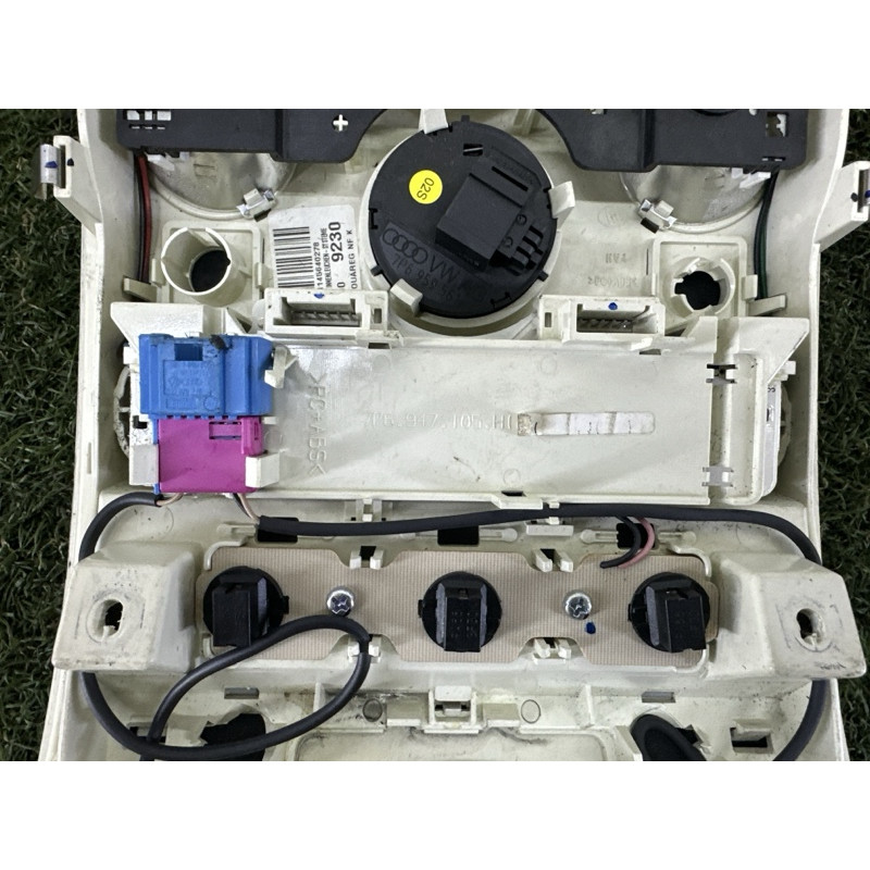Плафон салона (салон) Volkswagen Touareg NF 2012 3.0 7P6947105F2EN