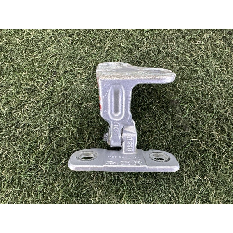 Петля двери (кузов і елементи) LAND ROVER Range Rover Velar L560 2018 2.0 LR073599