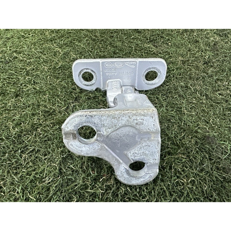 Петля двери (кузов і елементи) LAND ROVER Range Rover Velar L560 2018 2.0 LR073599