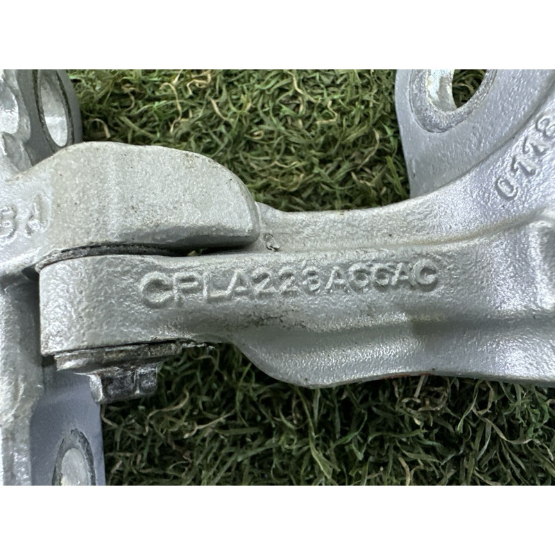 Петля двери (кузов і елементи) LAND ROVER Range Rover Velar L560 2018 2.0 LR073599