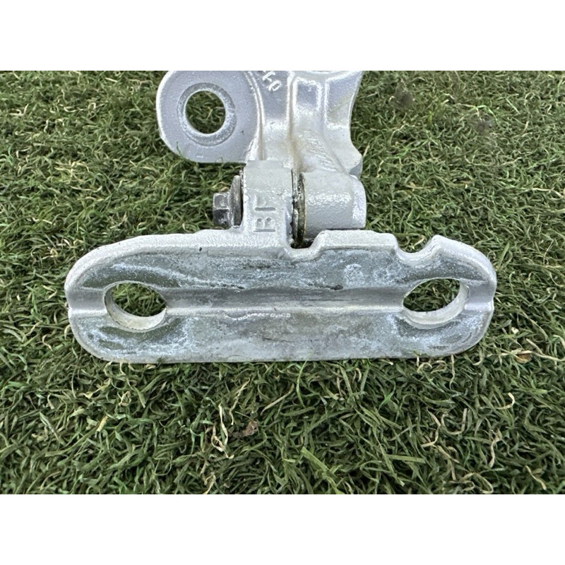 Петля двери (кузов і елементи) LAND ROVER Range Rover Velar L560 2018 2.0 LR073595