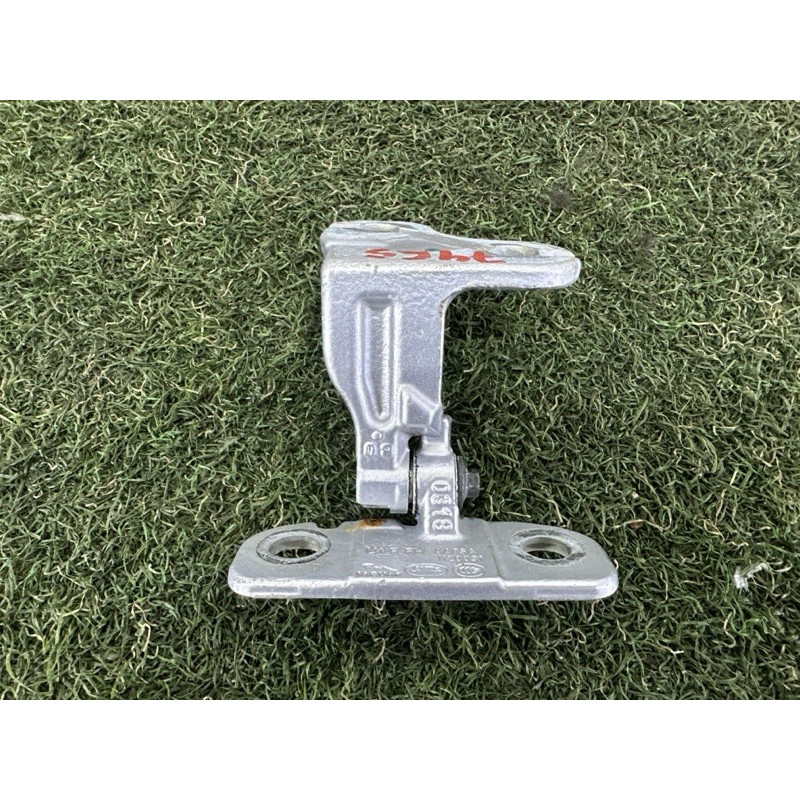 Петля двери (кузов і елементи) LAND ROVER Range Rover Velar L560 2018 2.0 LR073595